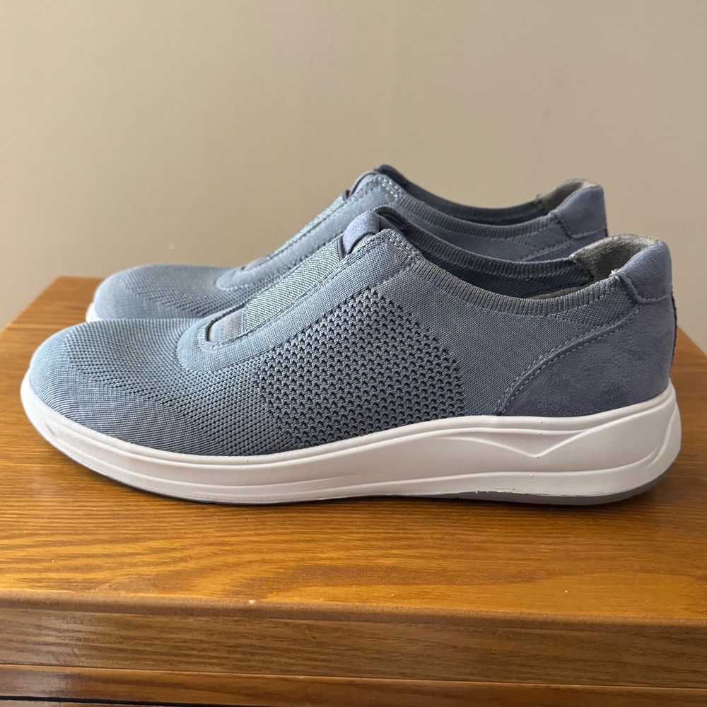 Bzees Trophy Women's Blue Grey Knit Slip On Sneakers Comfort Shoes Size 10M